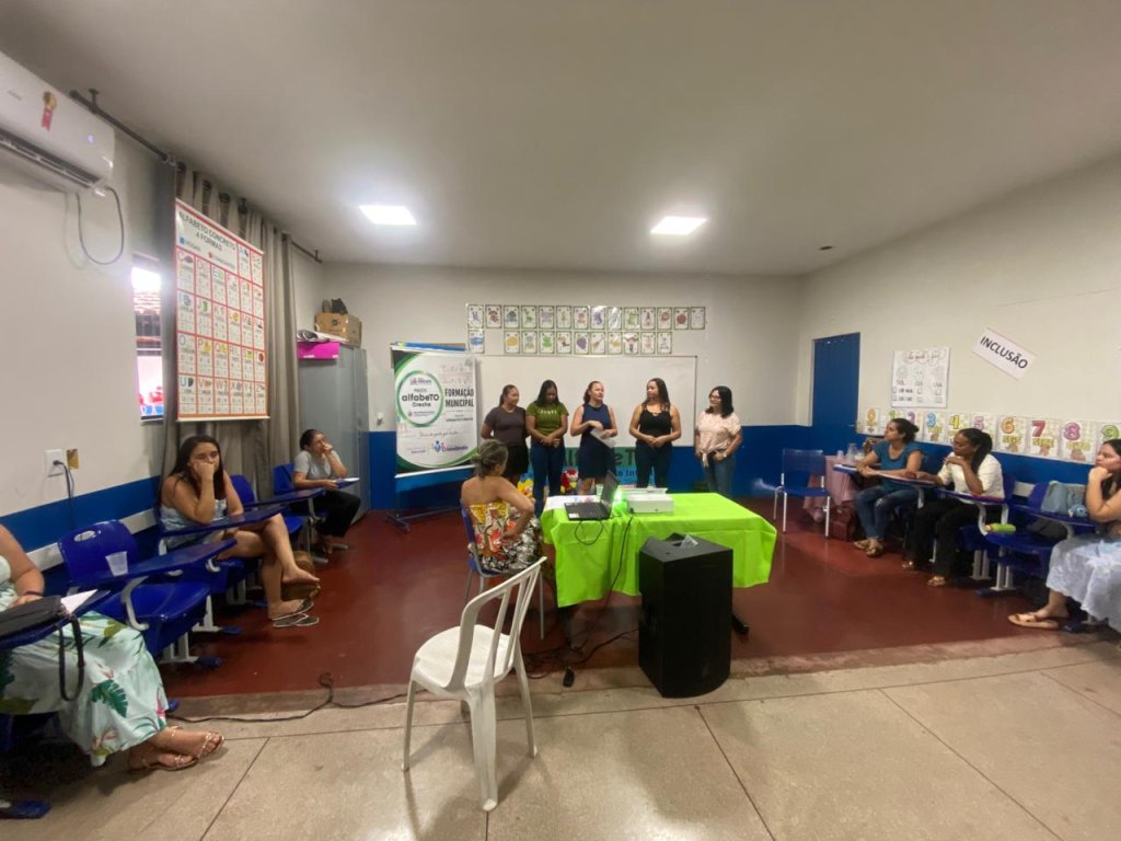 Cristalândia realiza abertura de formações voltadas ao fortalecimento da alfabetização